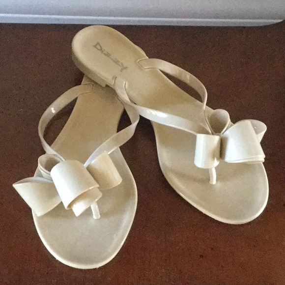 dizzy jelly sandals